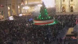 Italia i gialli assembramenti natalizi